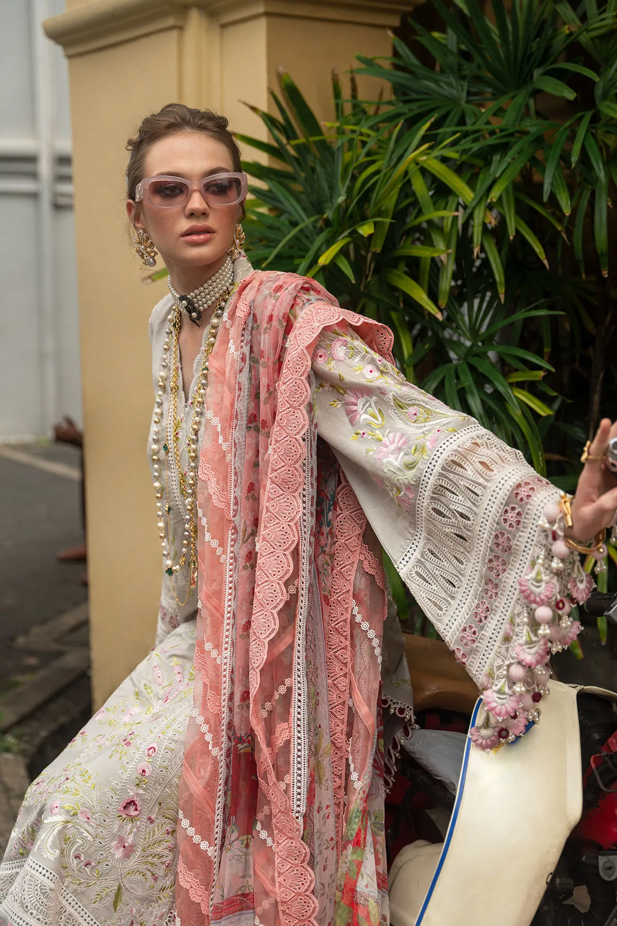 ANNUS ABRAR NEROLI LUXURY LAWN AMANI - Image 4