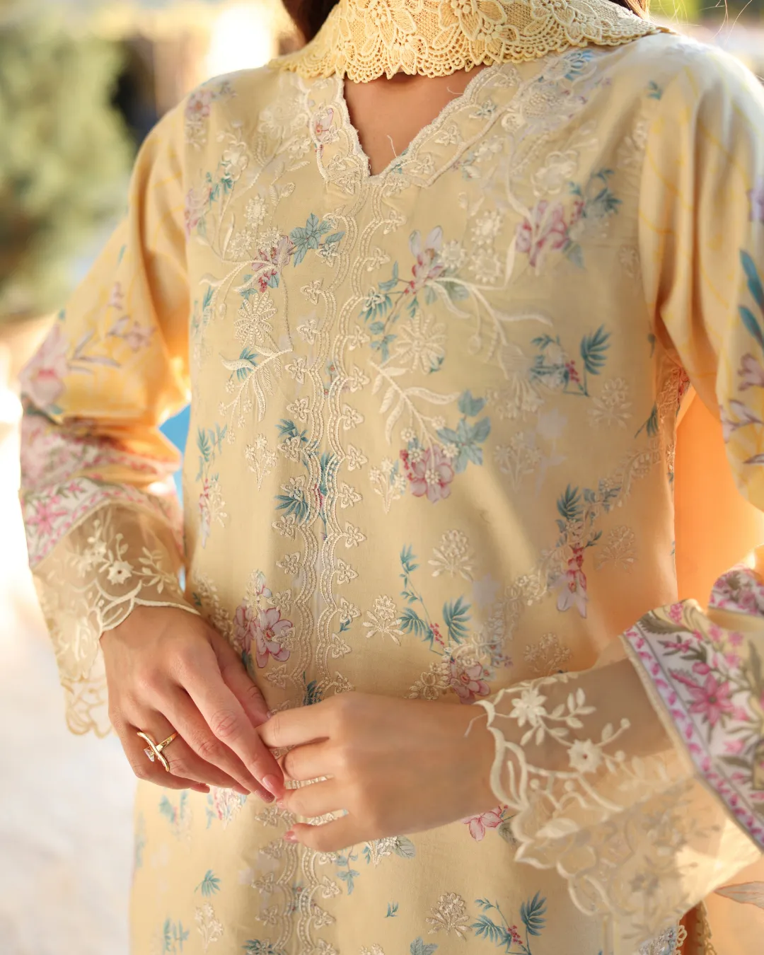 AYLLEEN NAQSH QALAM E RANG - Image 4