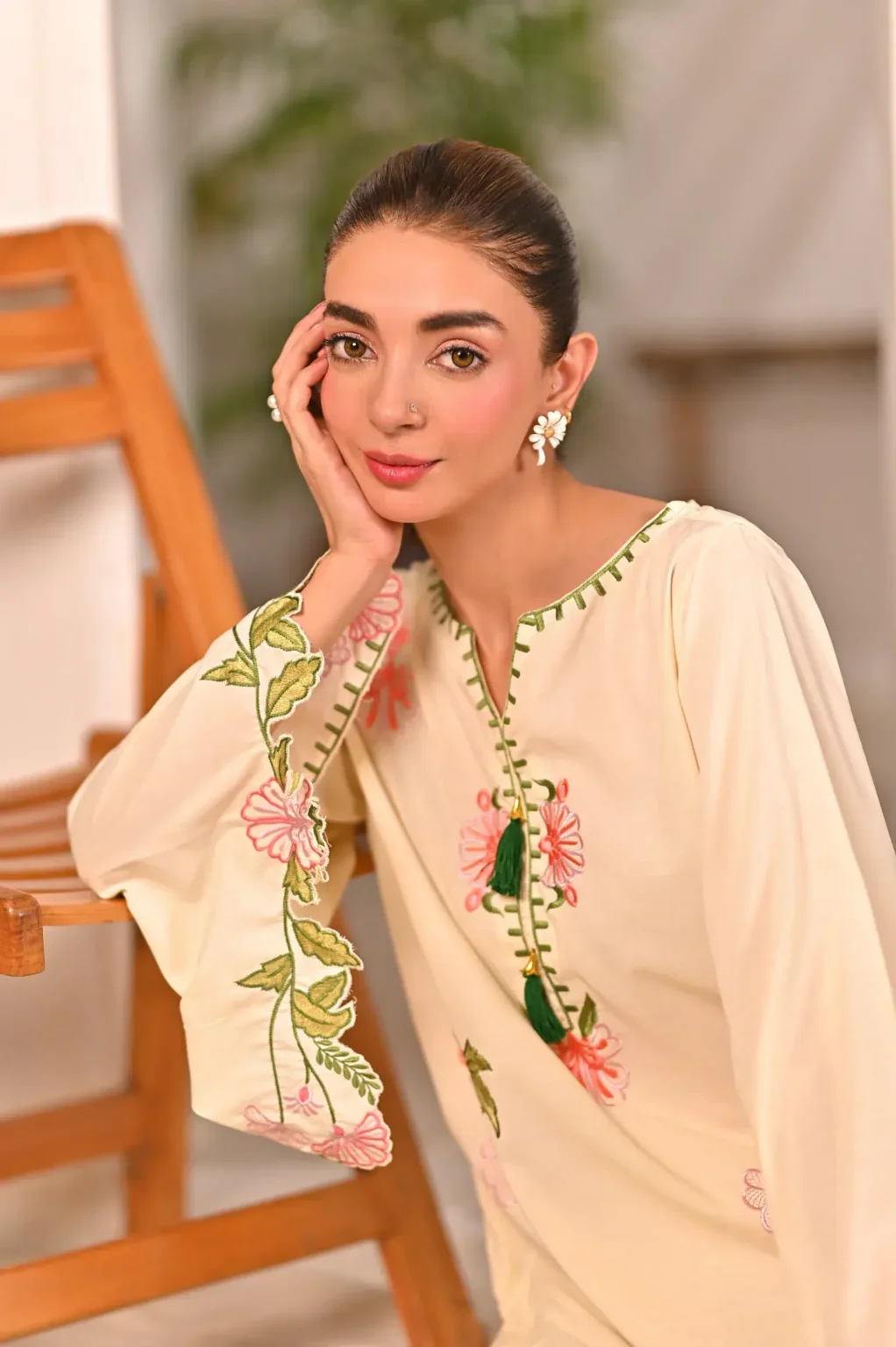 DHAGA VIVIAN - Image 2