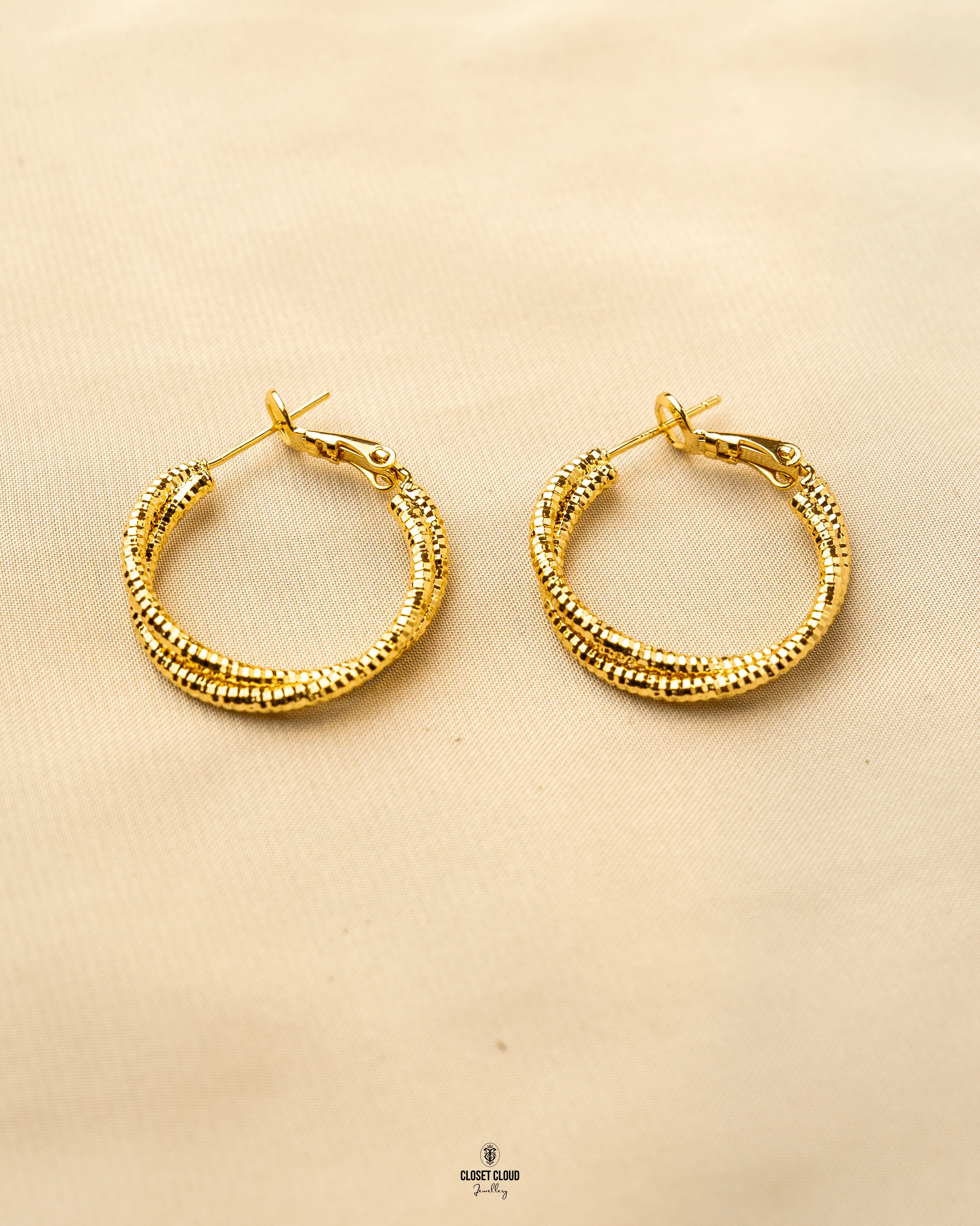 EAR RING X10180