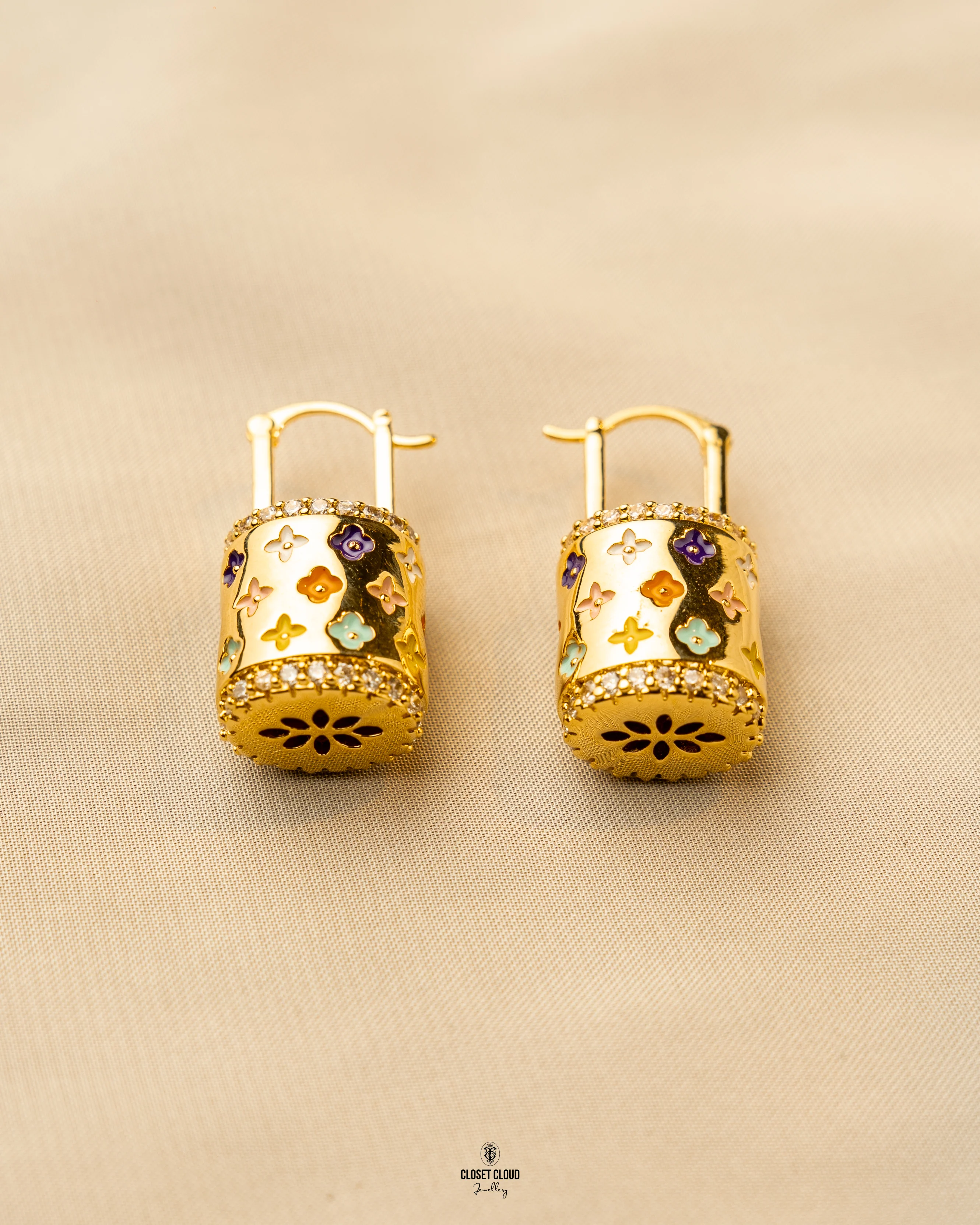 EAR RING X10182