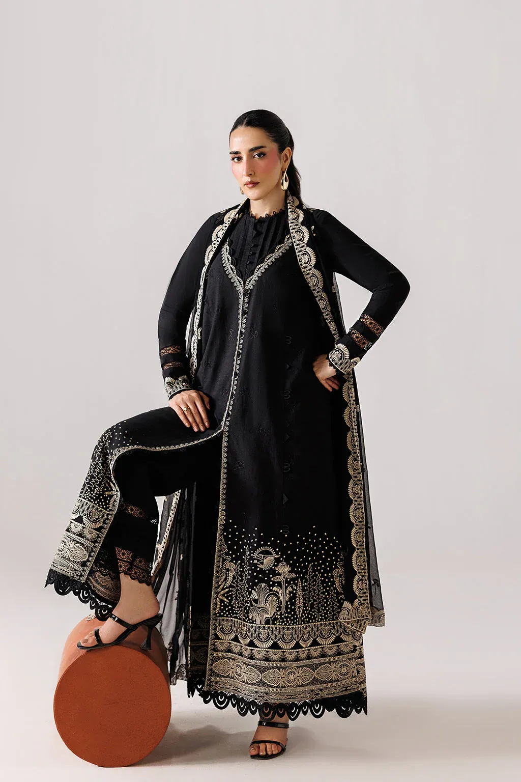 EMAAN ADEEL BEYOND BASICS ELEVE 3PC - Image 5