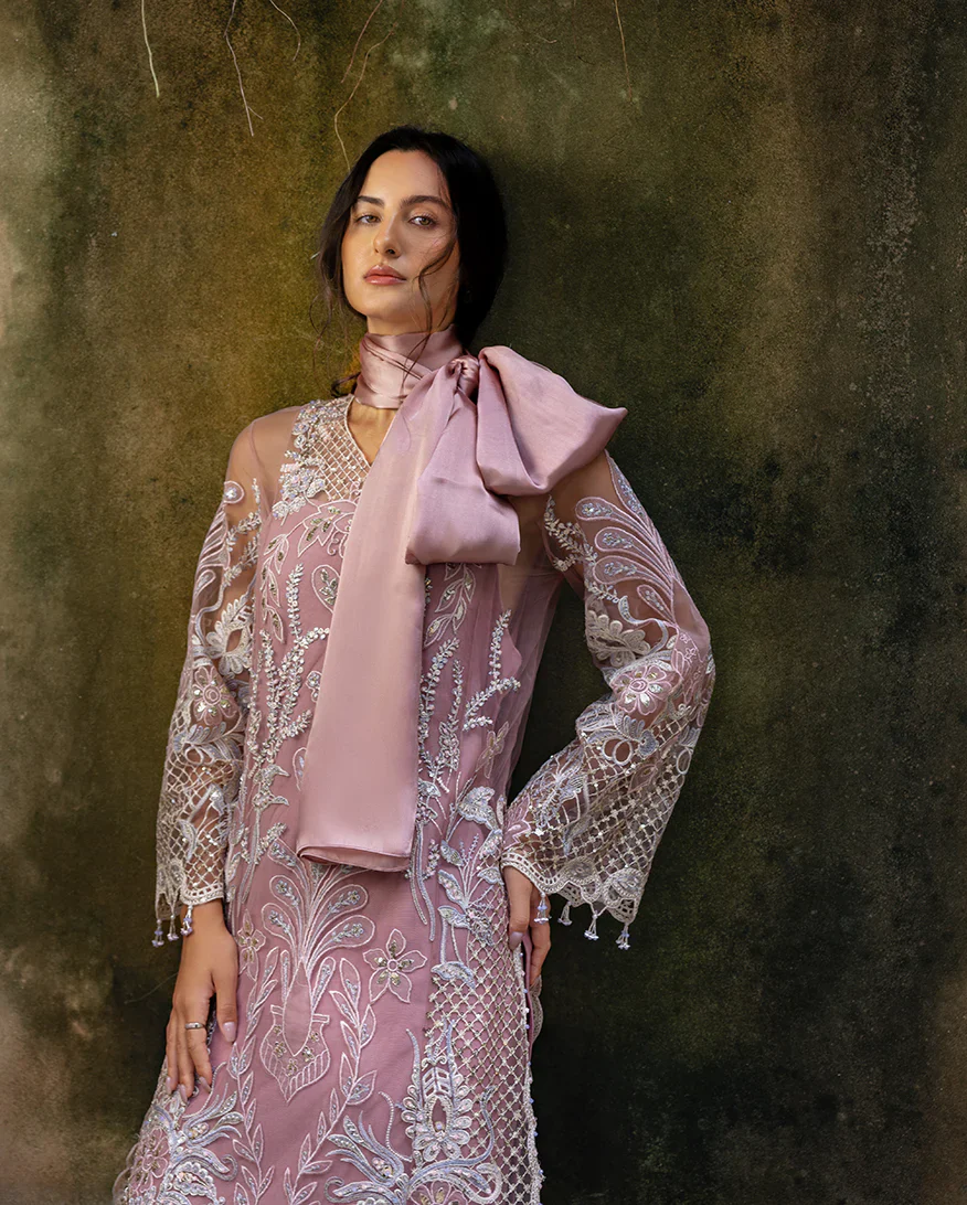 ESMEL ALOURA - Image 2