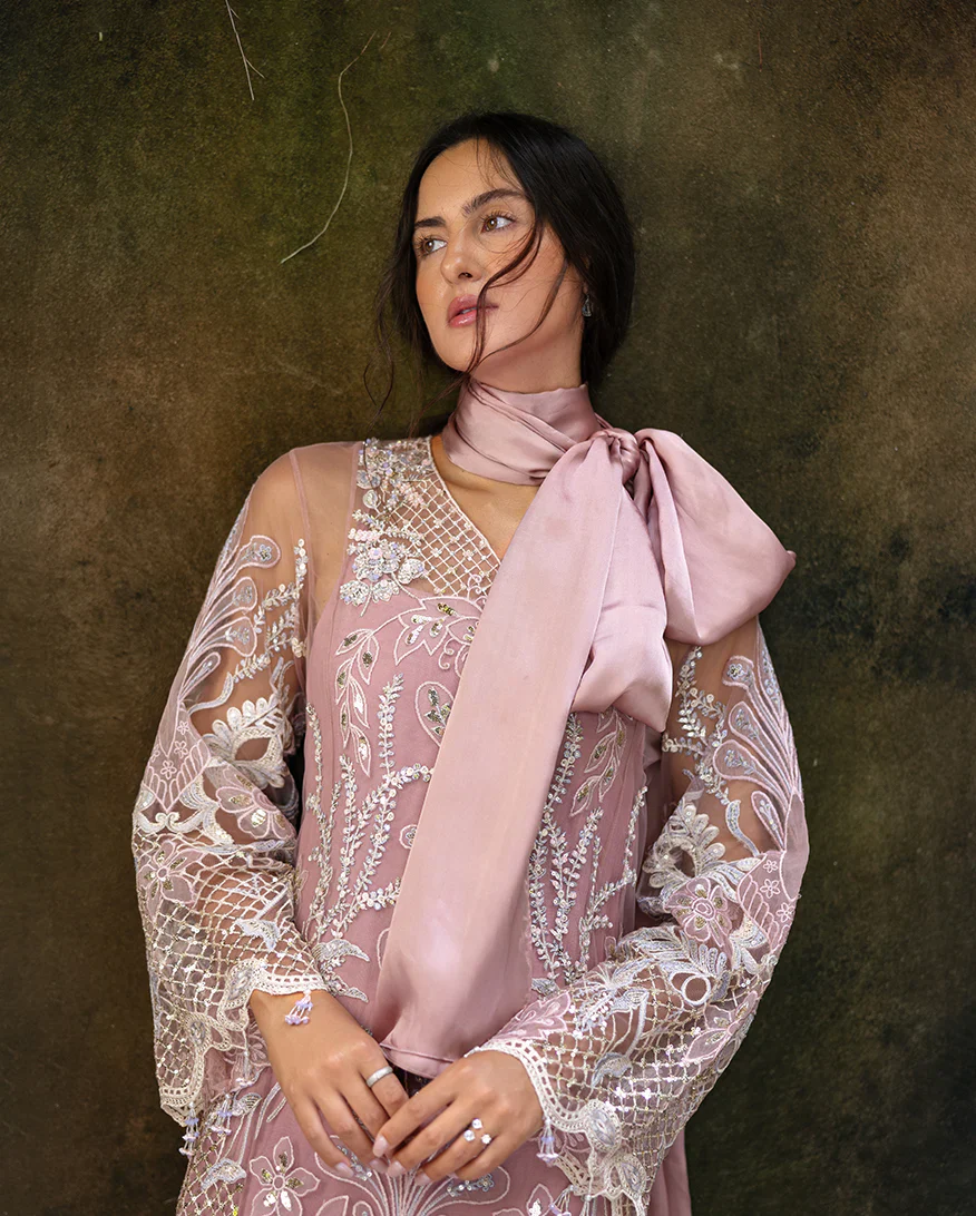 ESMEL ALOURA - Image 3
