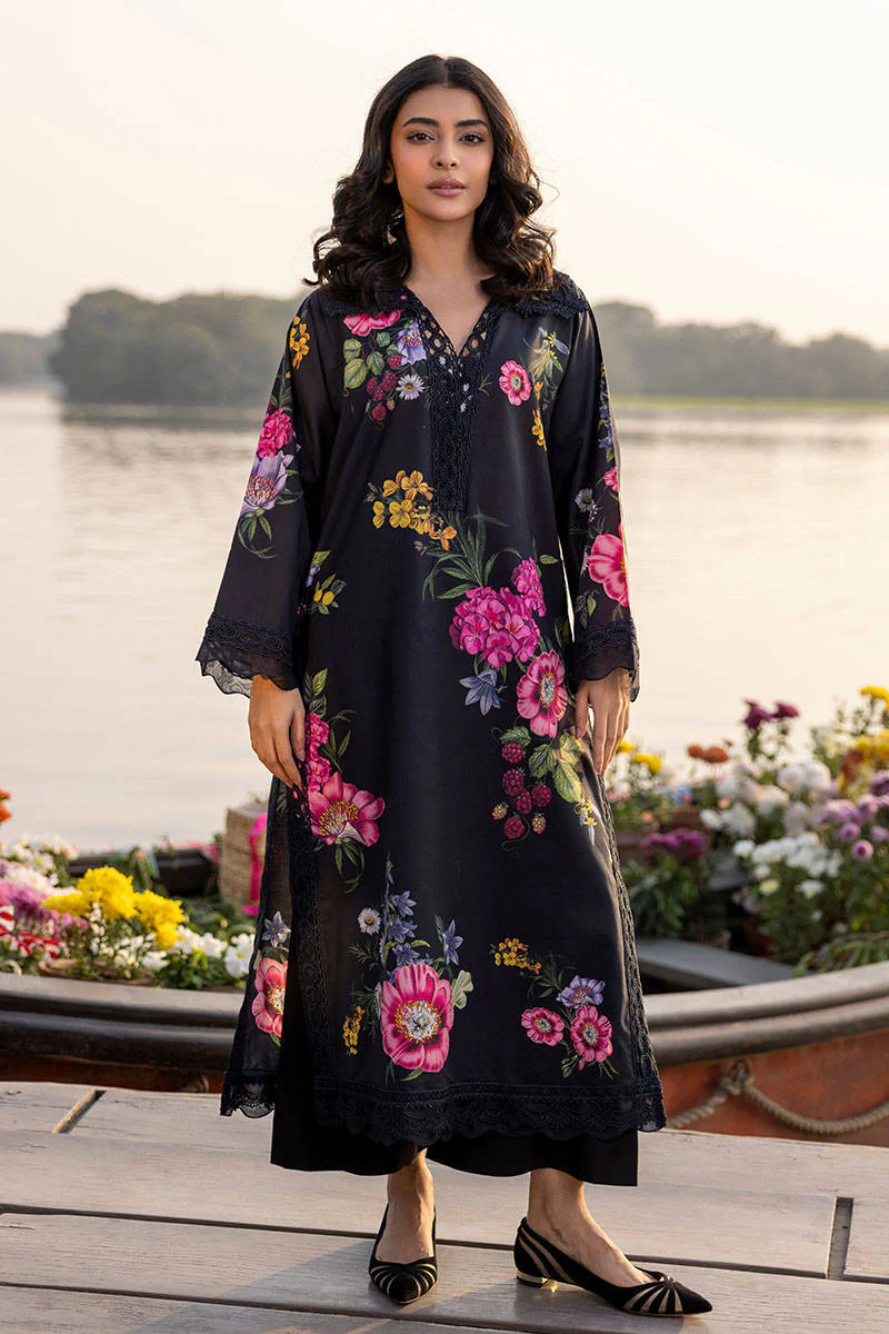 FARIDA HASAN MIDNIGHT BLOOM