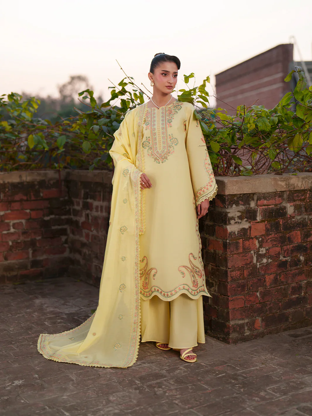 FIONA BY MAHNUR LAWN  F-05 - Image 6