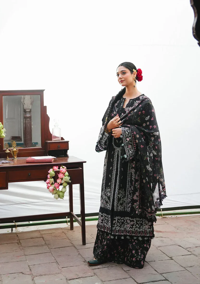 KAHF EK FASANA LUXURY KLB-3B SIYAARA - Image 2