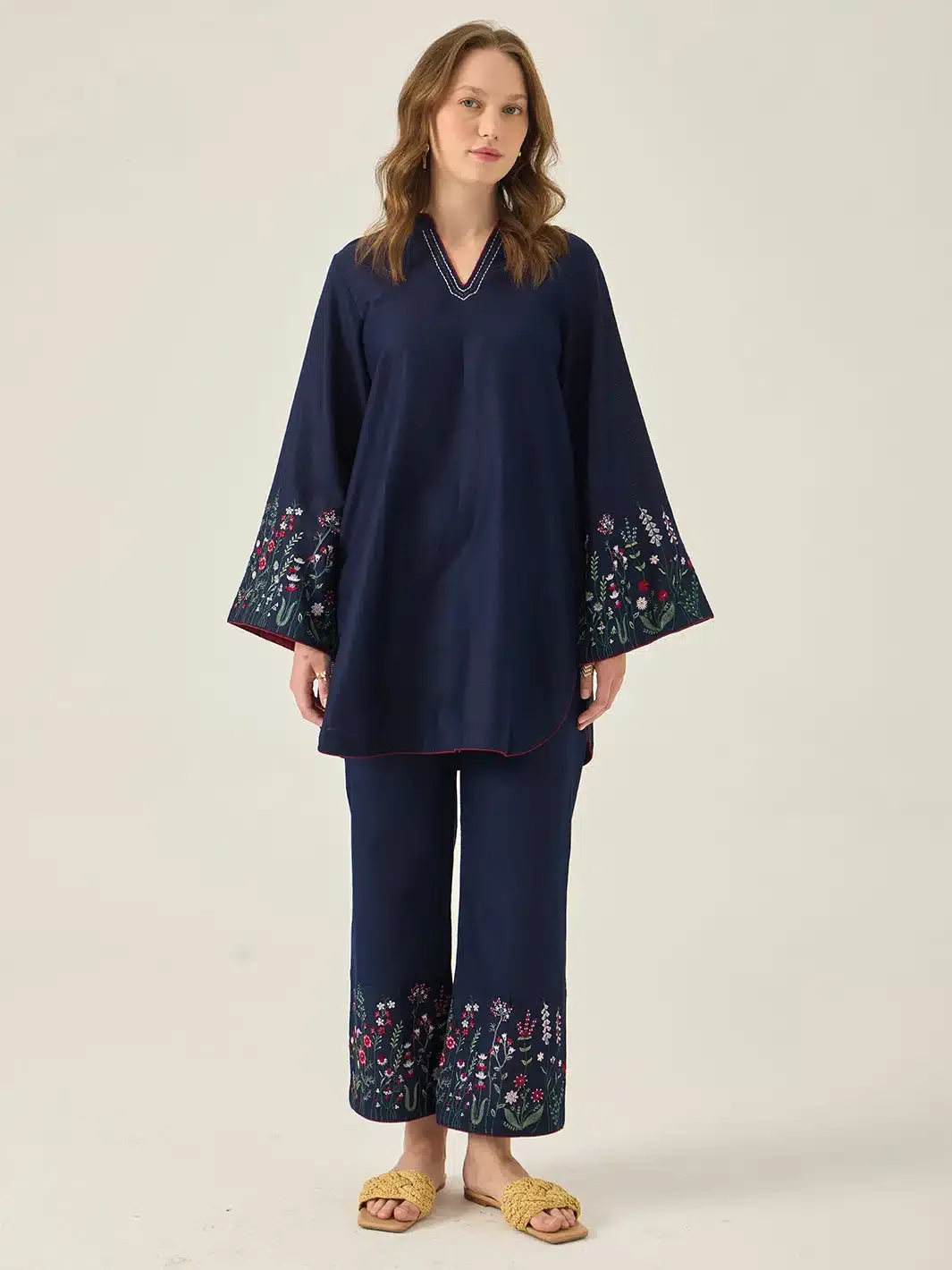 KIARA SEREL - Image 2