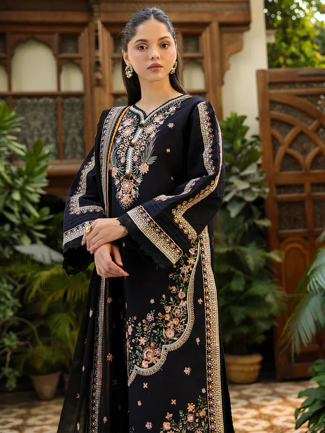 MAHNUR SHANAYA LAWN SH-06 - Image 4