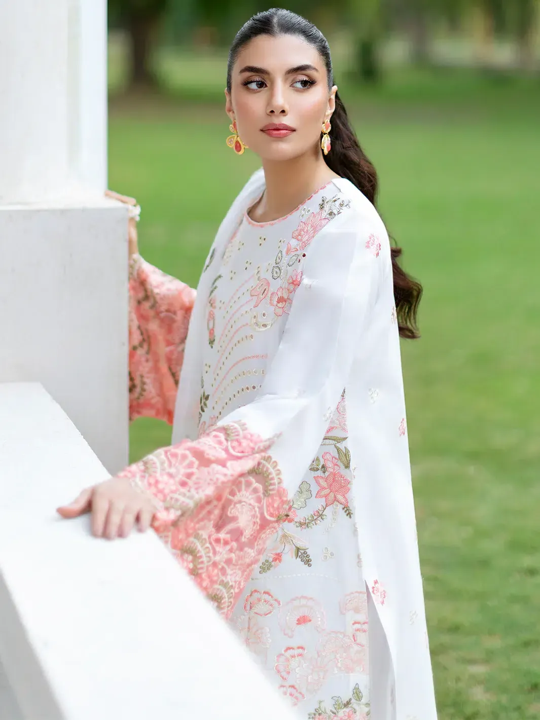 MAHNUR SOPHIE LYRA - Image 2