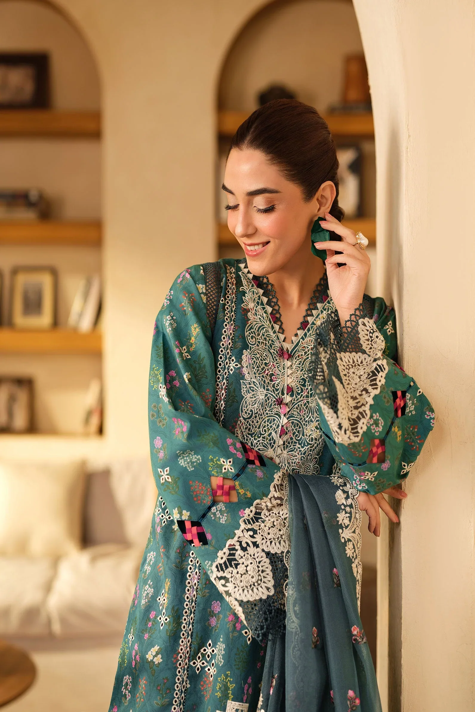 MARYAM HUSSAIN SEASHELL - Image 3