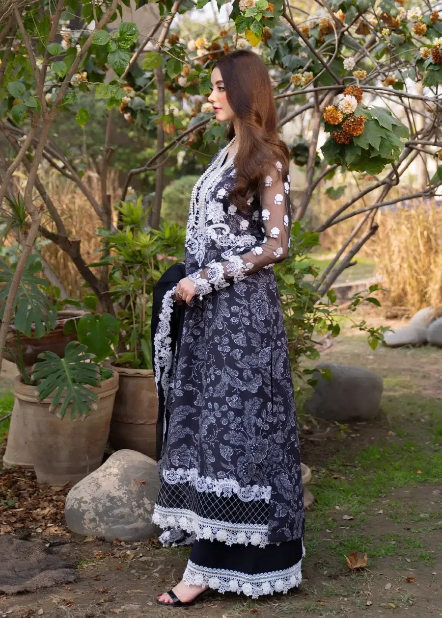 MYEESHA LAMHAY CHANDNI - Image 4