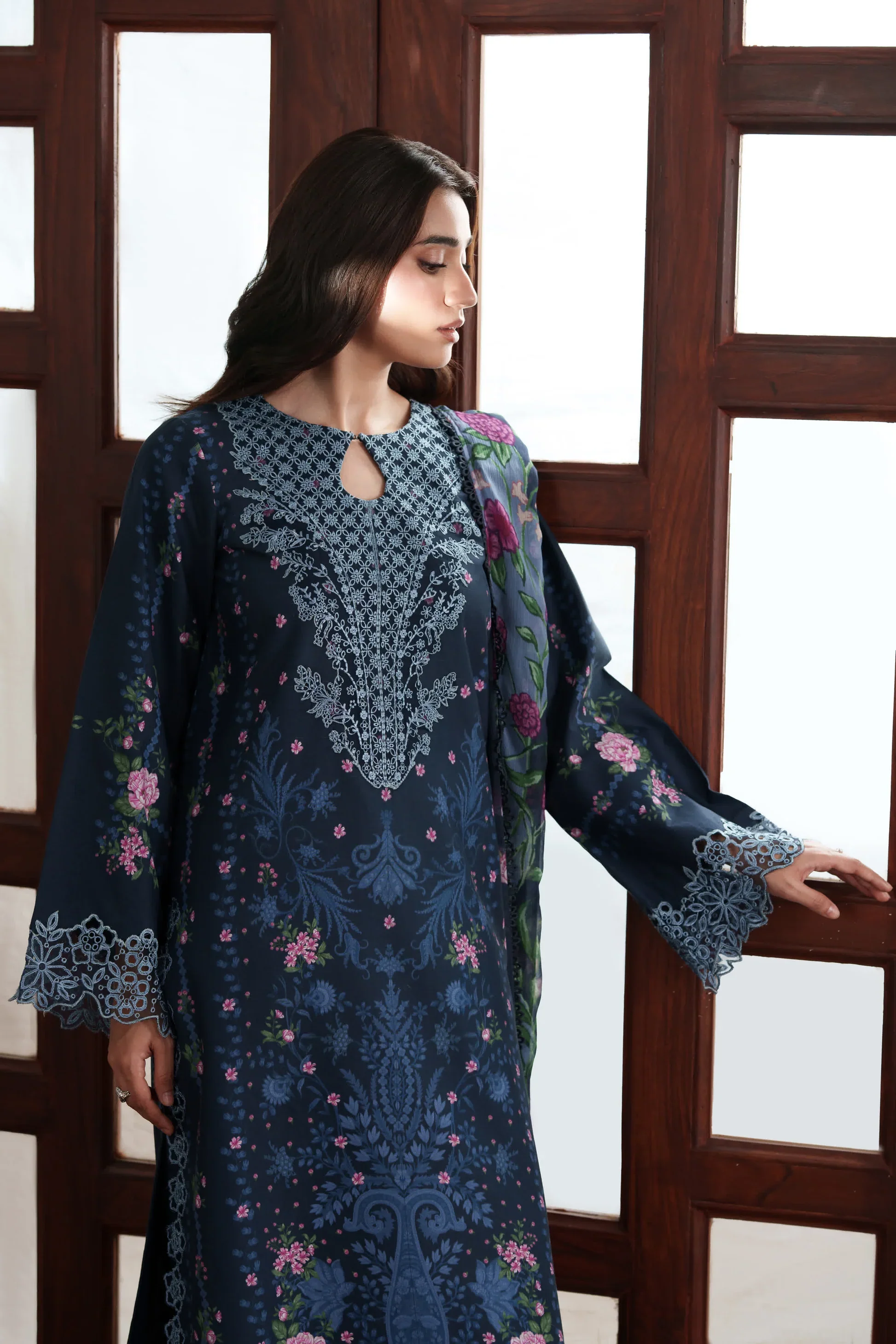 NEESHAY SUMMER LINES NOIRELLE - Image 4