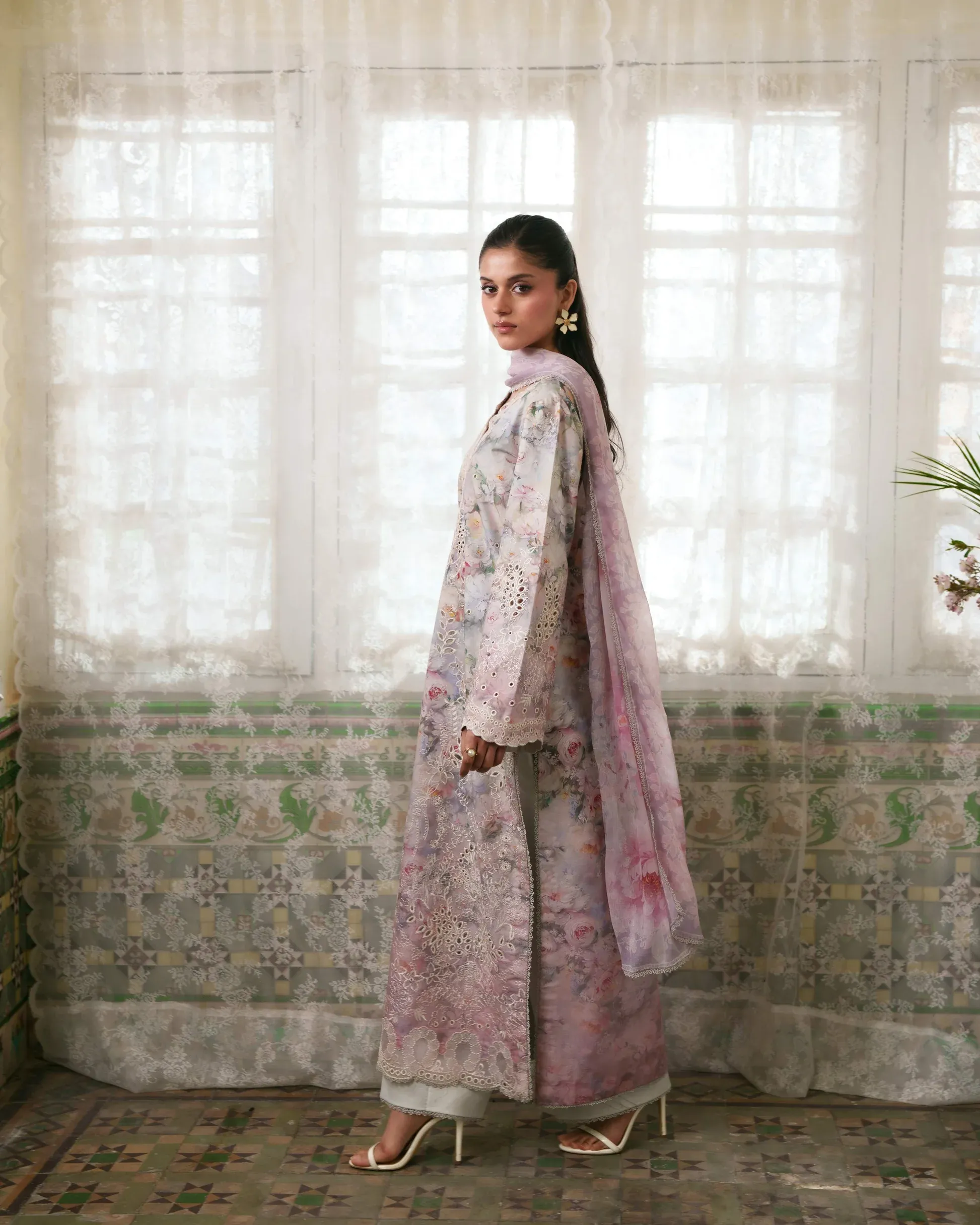 NEESHAY SUMMER PRINTNKARI BLUSHE - Image 3