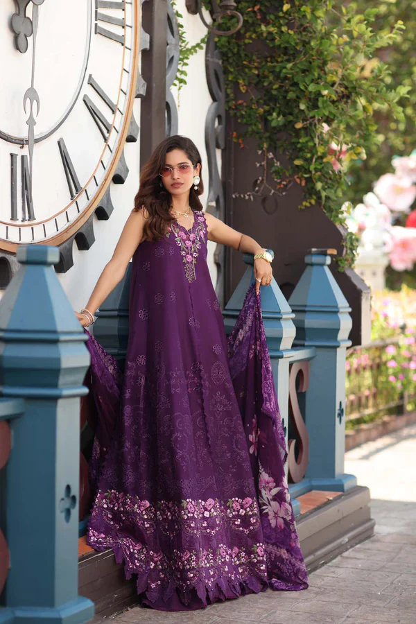 NOOR BY SAADIA ASAD LUXE CHIKANKARI D-07 - Image 5