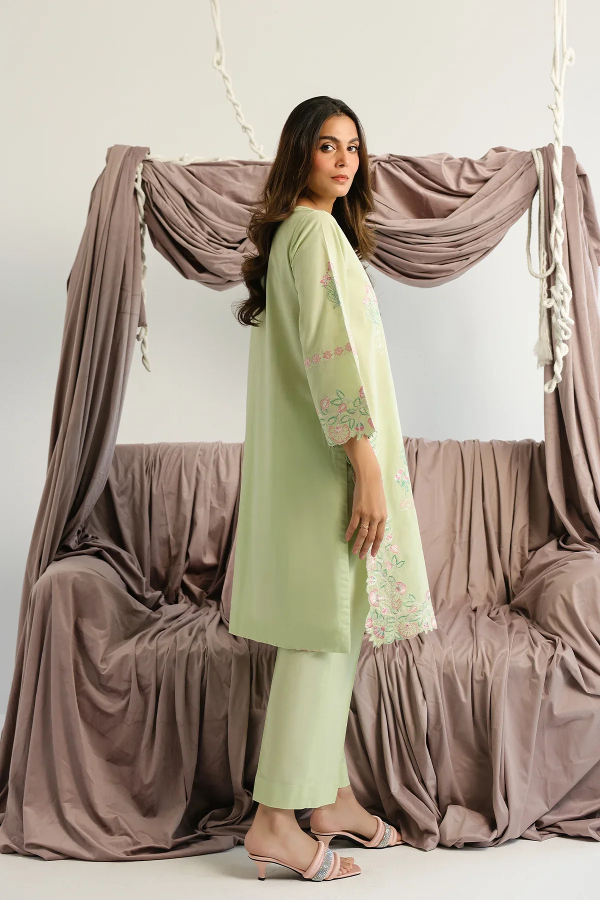 SAHAR WILLOW MEADOW 2PC - Image 3