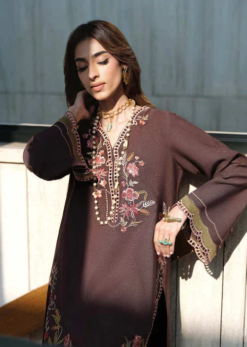 SAIRA SHAKIRA VERA BROWN - Image 6