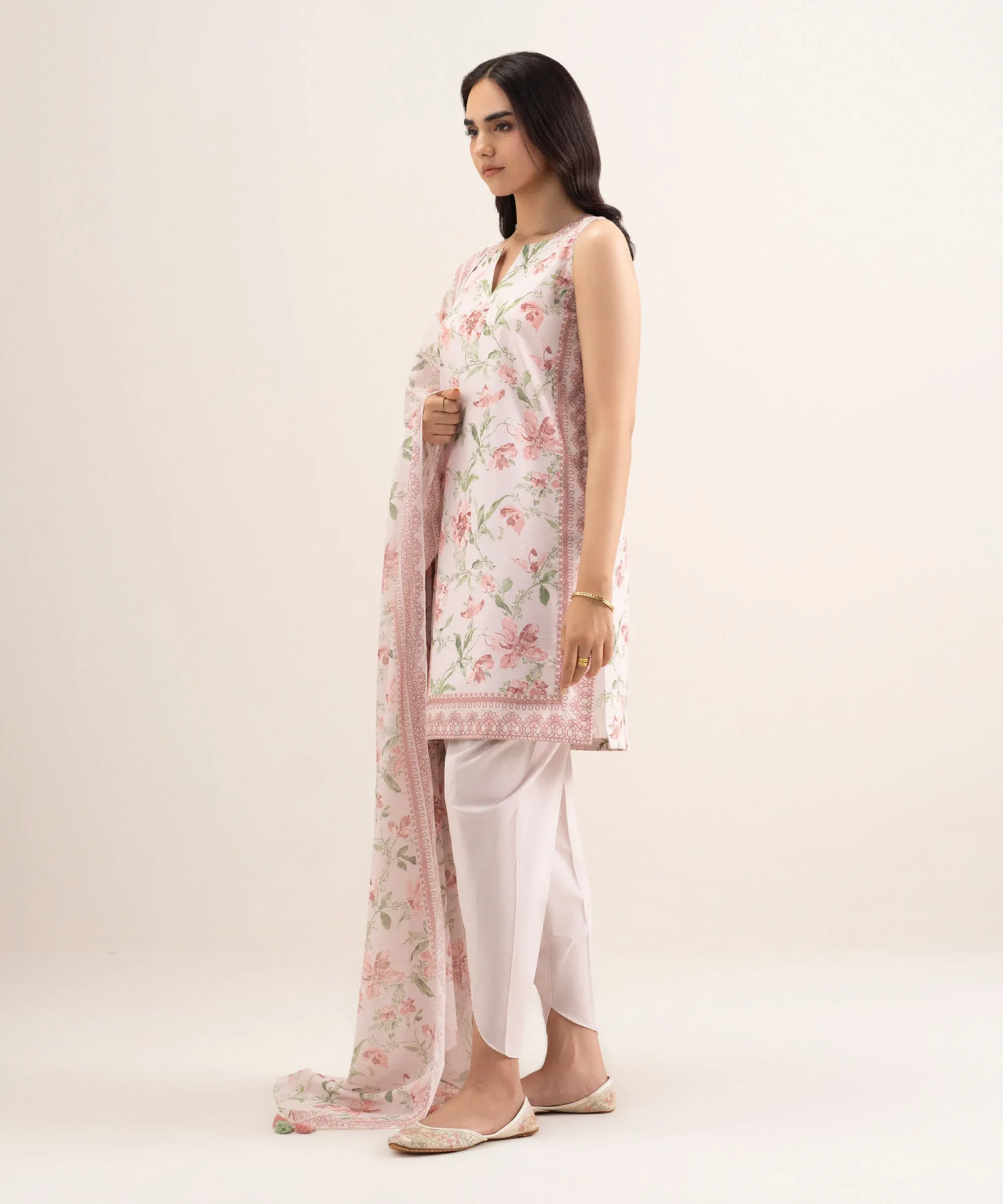 SAPPHIRE PRINTED LAWN U2D-DDS26V3-58 3PC - Image 4