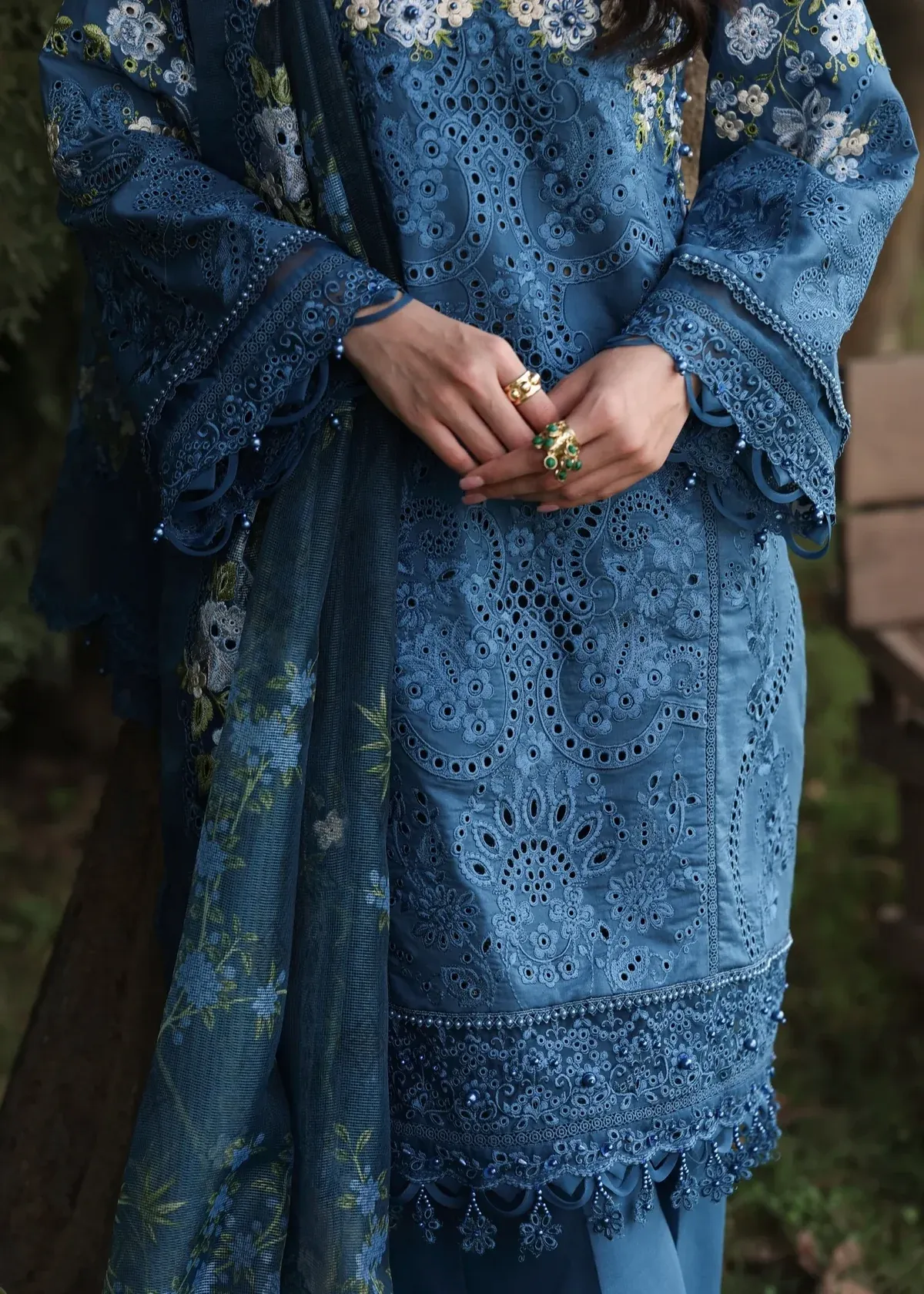 SARDINIA TALES OF PETALS BLUE BLOSSOMS - Image 2